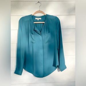Ann Taylor LOFT Business Casual Button Down. Size Small